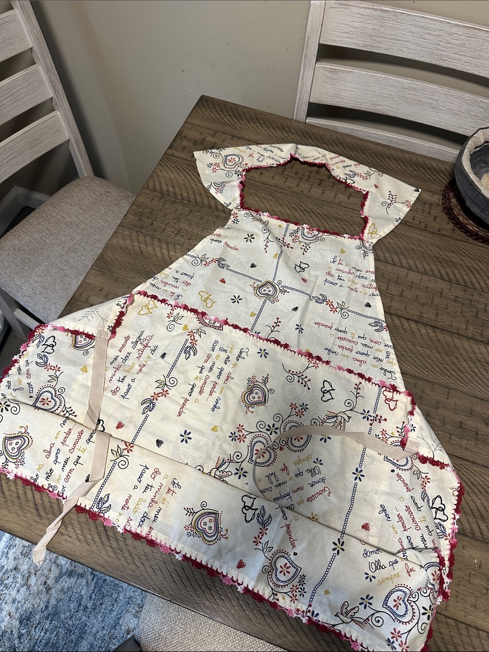 Women's Cream Printed Apron with Red Trim